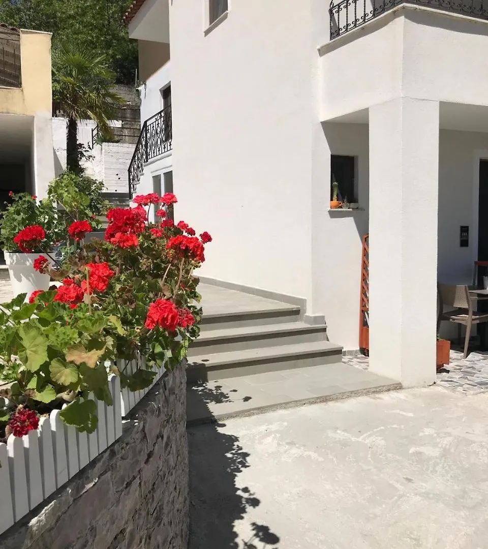 Villa Qeli Gjirokastër