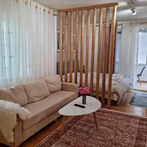 New Lovely Full Of Light Ap In Appartamento Tirana